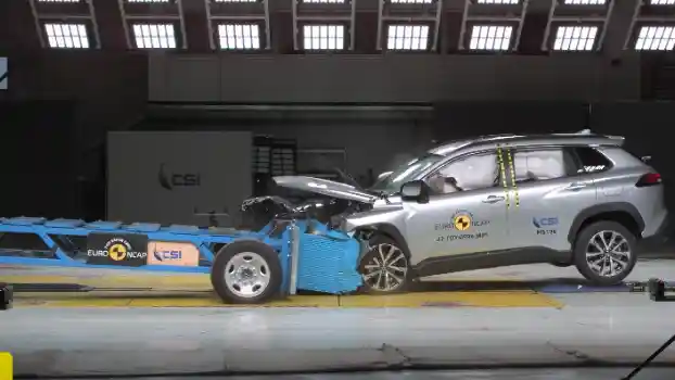 Crash Test - VIDEO: Crash Test Toyota Corolla Cross (Euro NCAP)