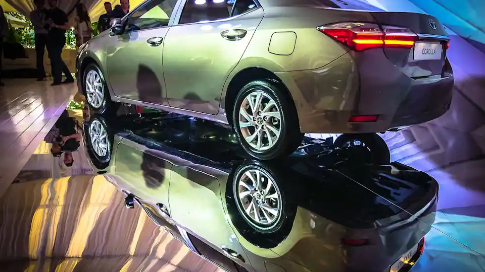 Foto - Toyota Corolla 2016 Terbaru Menyapa Publik Russia 