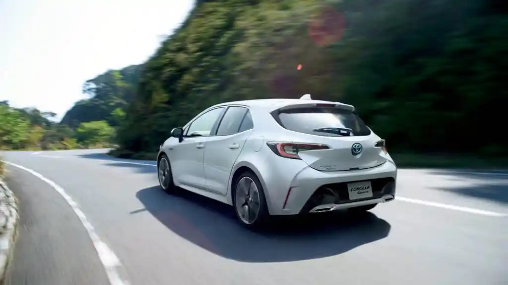 Foto - Toyota Corolla Hatchback Sport Bermesin Turbo Resmi Muncul, Setara RP 300 Jutaan