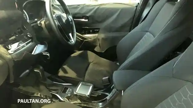 Foto - SPY SHOT: Toyota Corolla 2019 Tes Jalan di Amerika Serikat