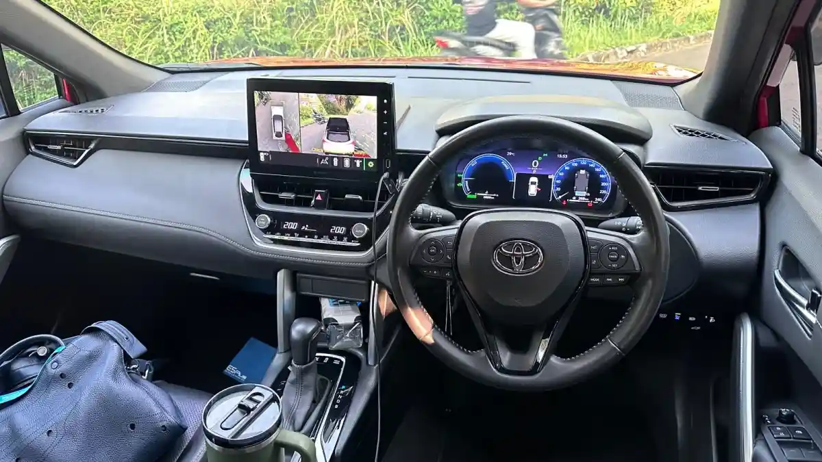 Foto - 3 Hal Yang Membuat Toyota Corolla Cross Salah Satu SUV Hybrid Terbaik