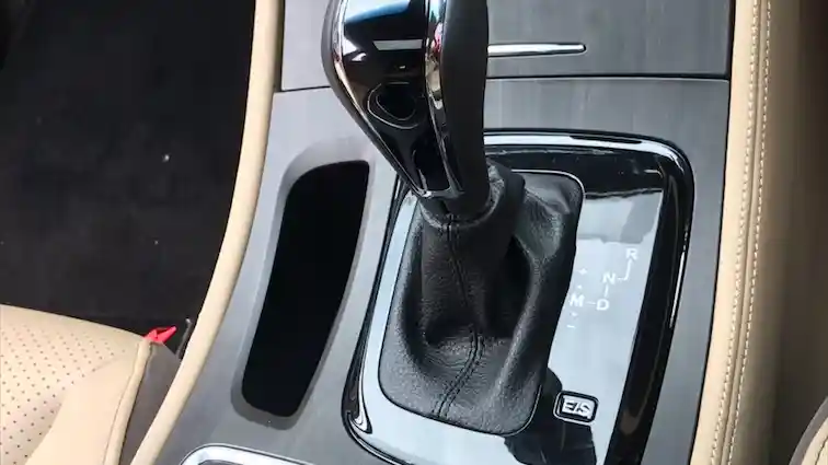 Foto - FIRST DRIVE: Wuling Cortez i-AMT 2017