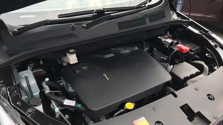 Foto - Wuling Cortez Melawan Kijang Innova, Siapa yang Paling Bertenaga?