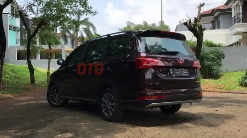 Foto - First Drive: Wuling Cortez 1.5 2018