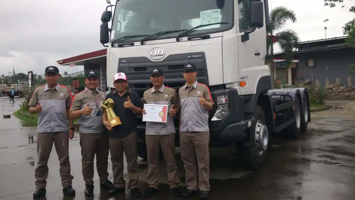 Berita - Tim Kerak Telor Juara Pertama Kompetisi Mekanik Truk Di Jepang