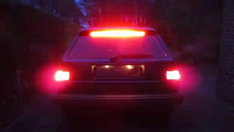 Foto - Centre High Mount Stop Lamp Bisa Minimalisir Kecelakaan?