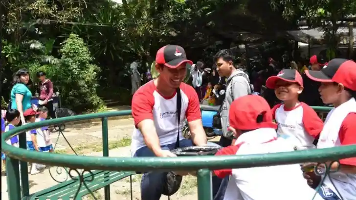 Berita - Tanggung Jawab Sosial, Mitsubishi Jadi 'Orang Tua' Anak-anak Yatim