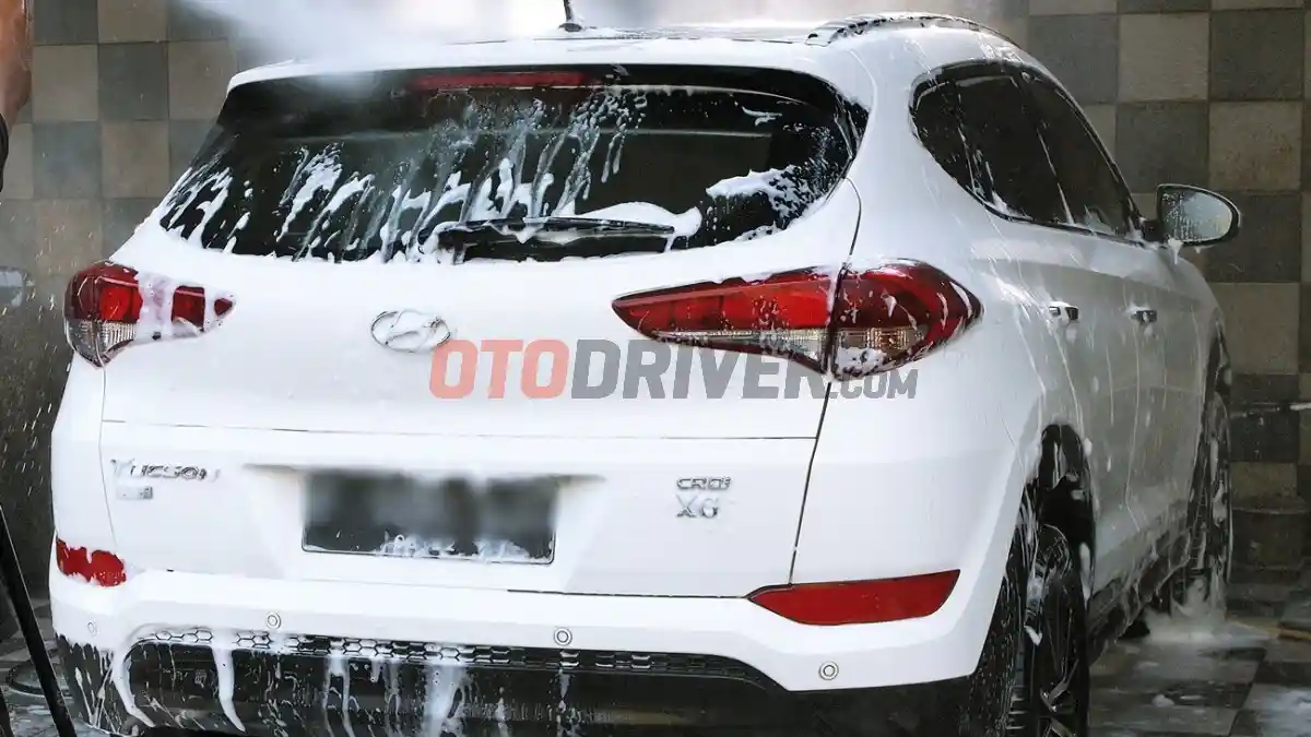 Foto - Ini Cara Mencuci Mobil Yang Hemat Air
