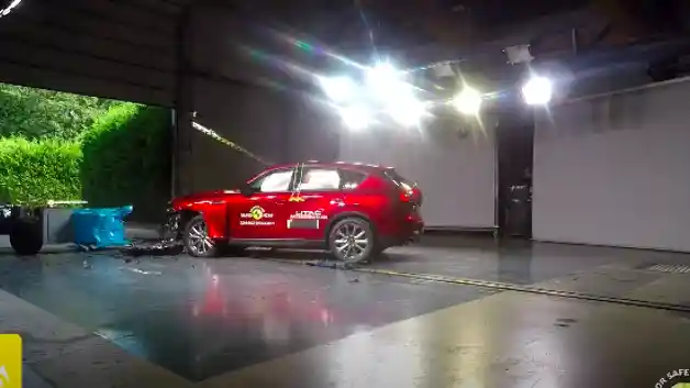 Crash Test - VIDEO: Crash Test Mazda CX-60 (Euro NCAP)