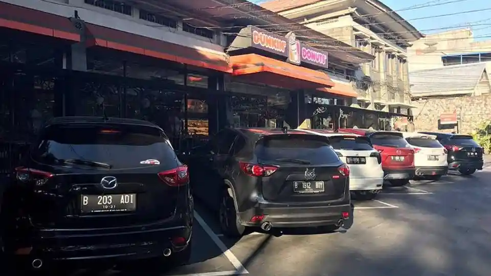 Foto - CX5-Indonesian Community Manfaatkan Tol yang Lengang Untuk "Lari Pagi"