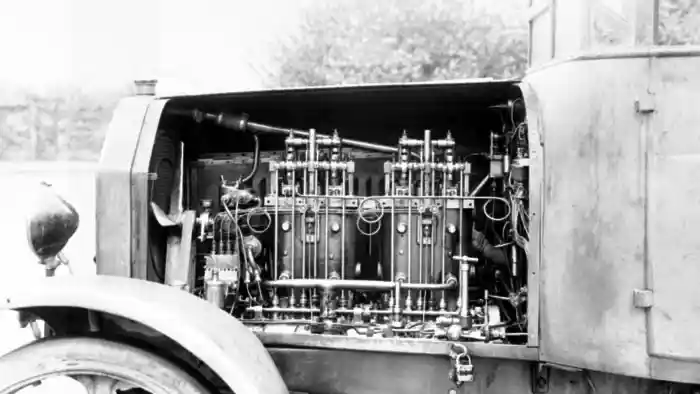 Foto - Inilah Truk Diesel Pertama Di Dunia