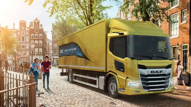 Foto - Volvo FH, Truk Listrik Terbaik Versi IToY 2024