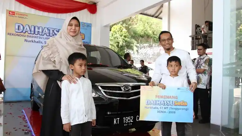 Berita - Tak Bosan, Daihatsu Kembali Rekondisi Gratis Mobil Konsumennya. Kali Ini di Kalimantan