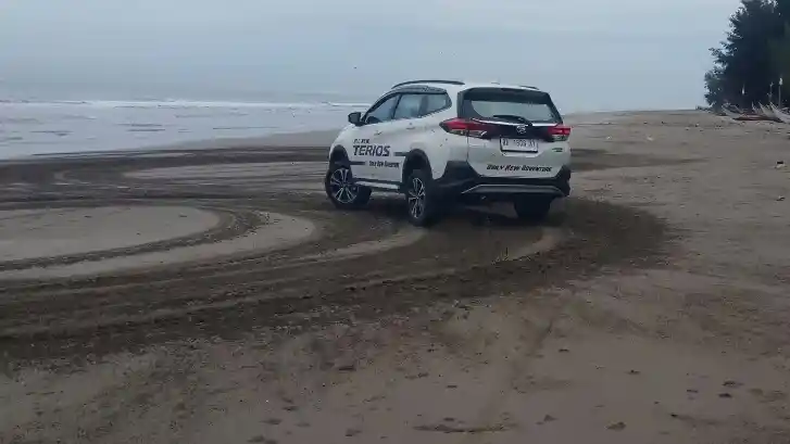 Foto - Menguji Performa Daihatsu All New Terios di Sumatera Barat (Bagian 2)