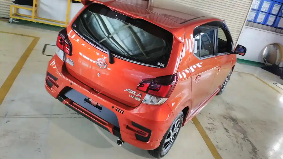Foto - Daihatsu Ayla 1.200 CC Menyasar Anak Muda "Berada"