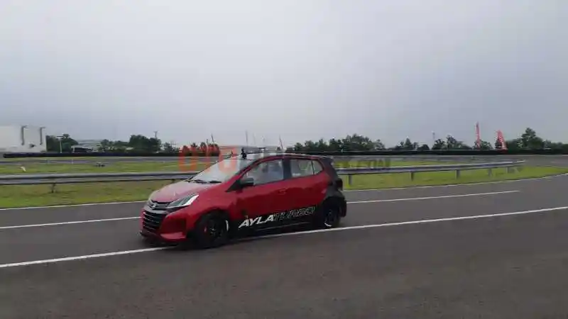Berita - Detail Modifikasi Pada Daihatsu Ayla Turbo