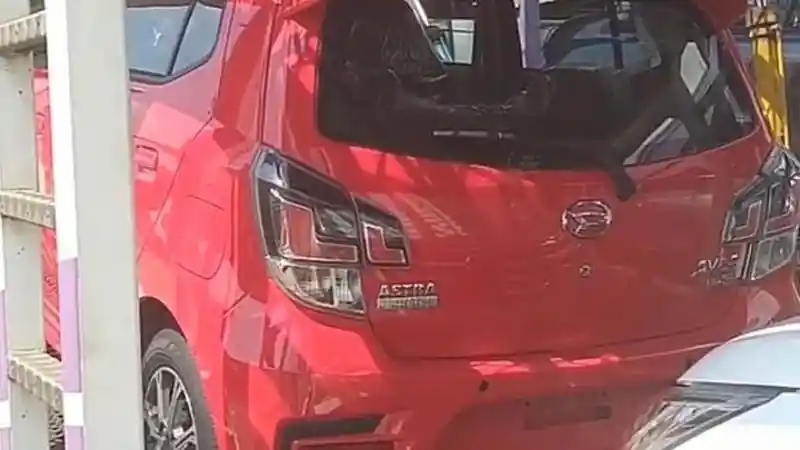 Foto - SPY SHOT: Daihatsu Ayla Facelift