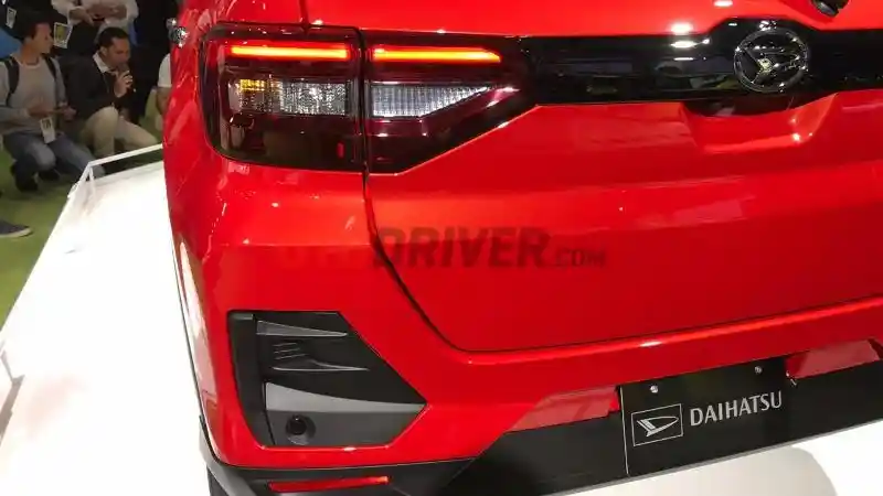 Foto - TMS 2019: Melihat Lebih Detail Daihatsu SUV Tanpa Nama, Calon Kuat Adik Terios (10 FOTO)