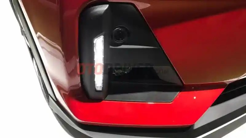 Foto - TMS 2019: Melihat Lebih Detail Daihatsu SUV Tanpa Nama, Calon Kuat Adik Terios (10 FOTO)
