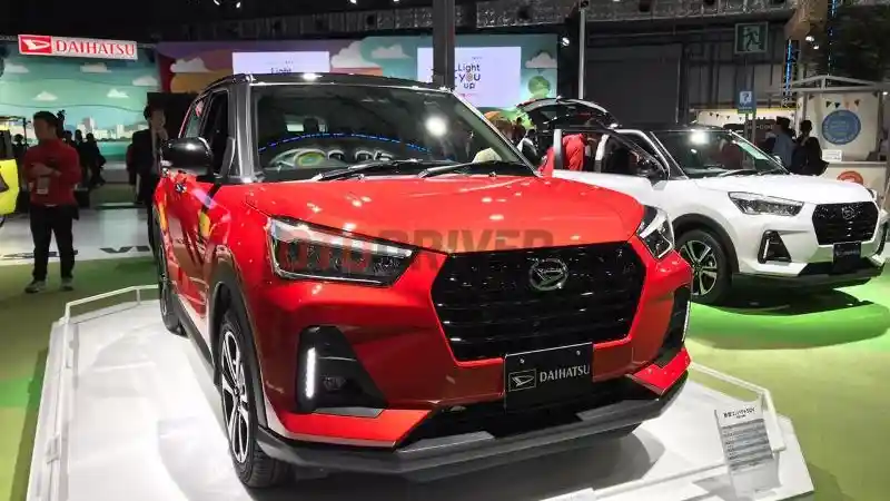 Foto - Perbedaan dan Persamaan Daihatsu Rocky dan Toyota Raize