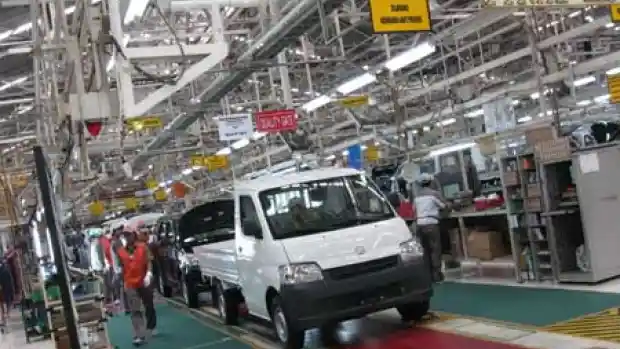 Berita - Daihatsu Turunkan Produksi 40 % Antipasi Overstok