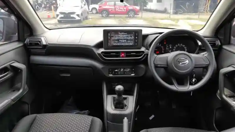 Foto - Daihatsu Rocky 1.2L, Opsi Logis Ramah Kantong 