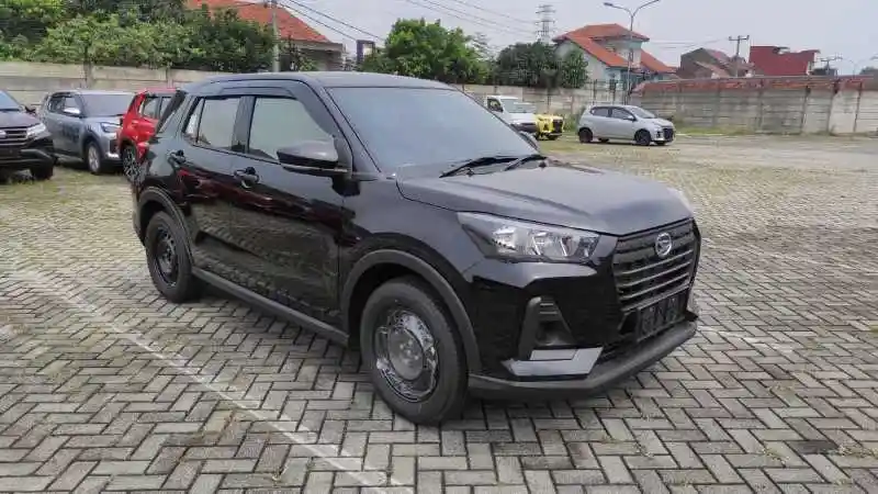 Foto - Rocky 1.2 Dan Sirion Harganya Bersinggungan, Ini Kata Daihatsu