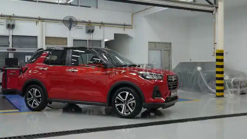 Berita - Jadi Mobil Dengan Fitur Radar Termurah, Ini Dia Harga Lengkap Daihatsu Rocky