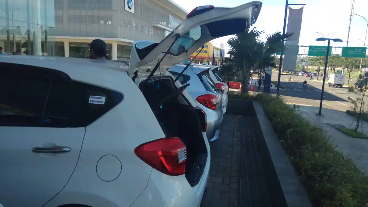 Foto - FIRST DRIVE: Daihatsu All New Sirion AT 2018