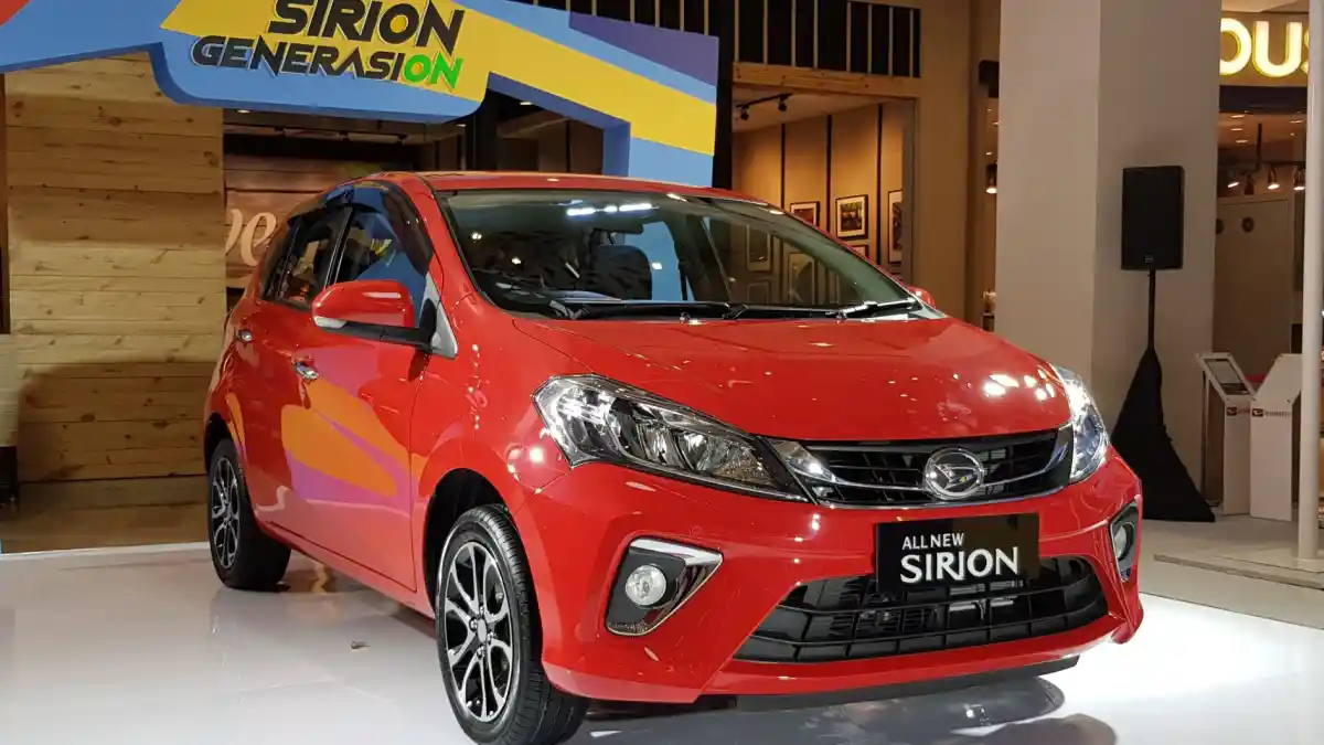 Foto - Suzuki Ignis Bertemu Daihatsu Sirion. Mana yang Lebih Unggul?