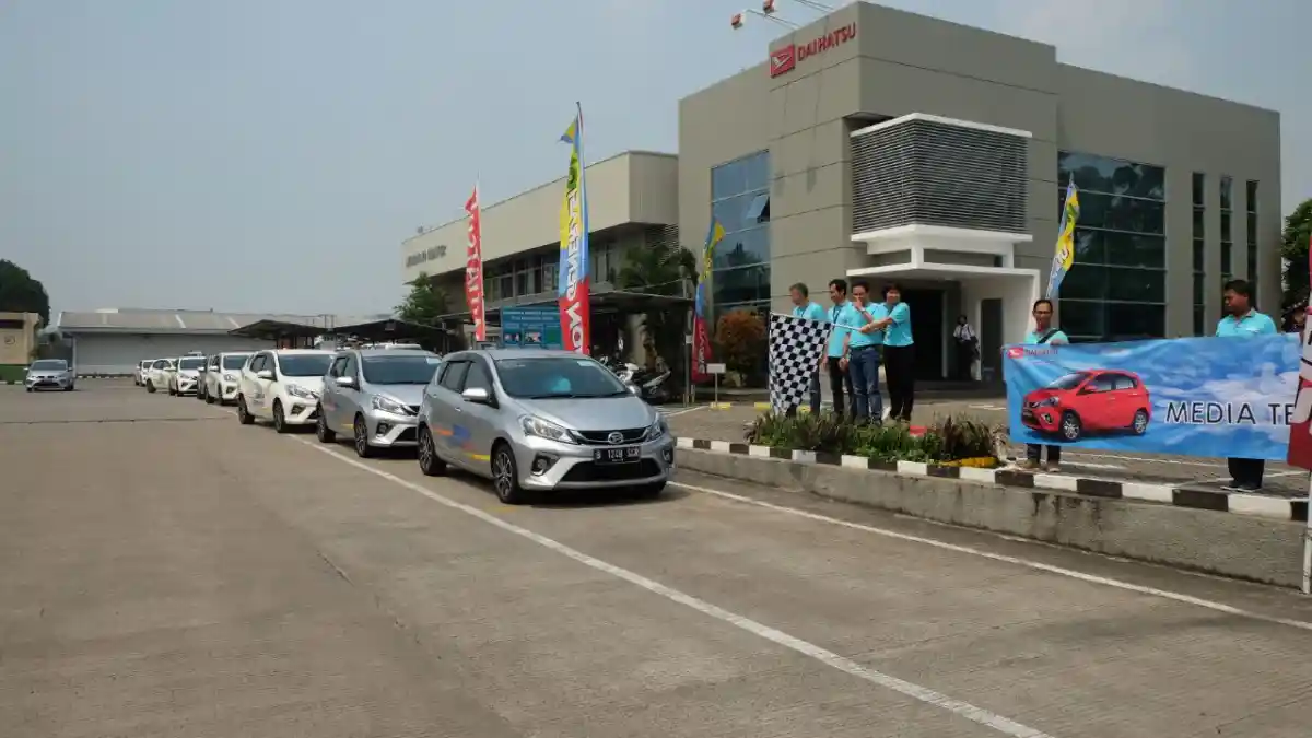 Foto - Daihatsu Sirion Model Baru Punya Target Penjualan Kecil