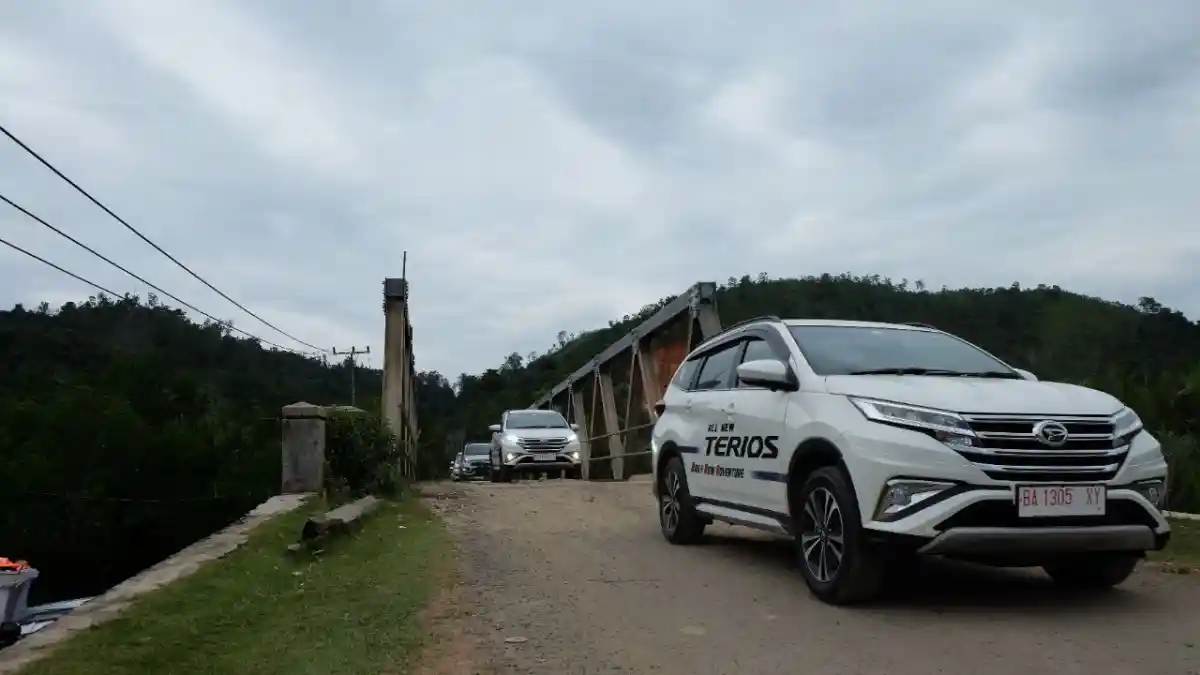 Foto - Menguji Performa Daihatsu All New Terios di Sumatera Barat (Bagian 1)