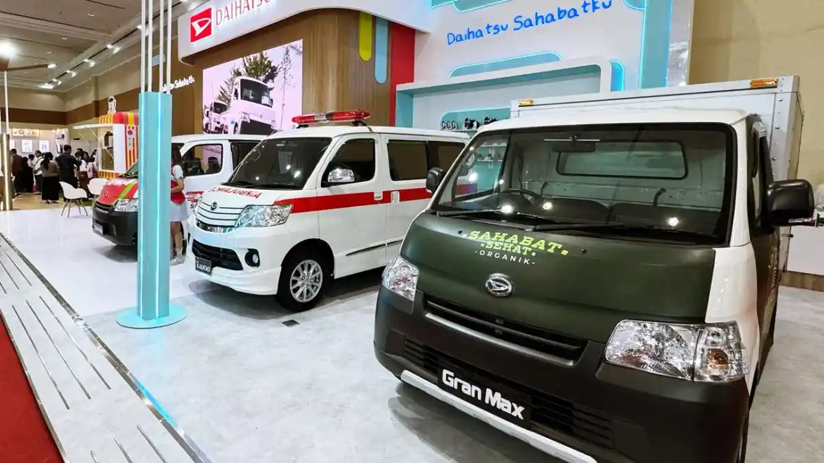 Foto - Daihatsu Jemput Bola Siapkan Tenaga Terampil Dalam Bidang Otomotif