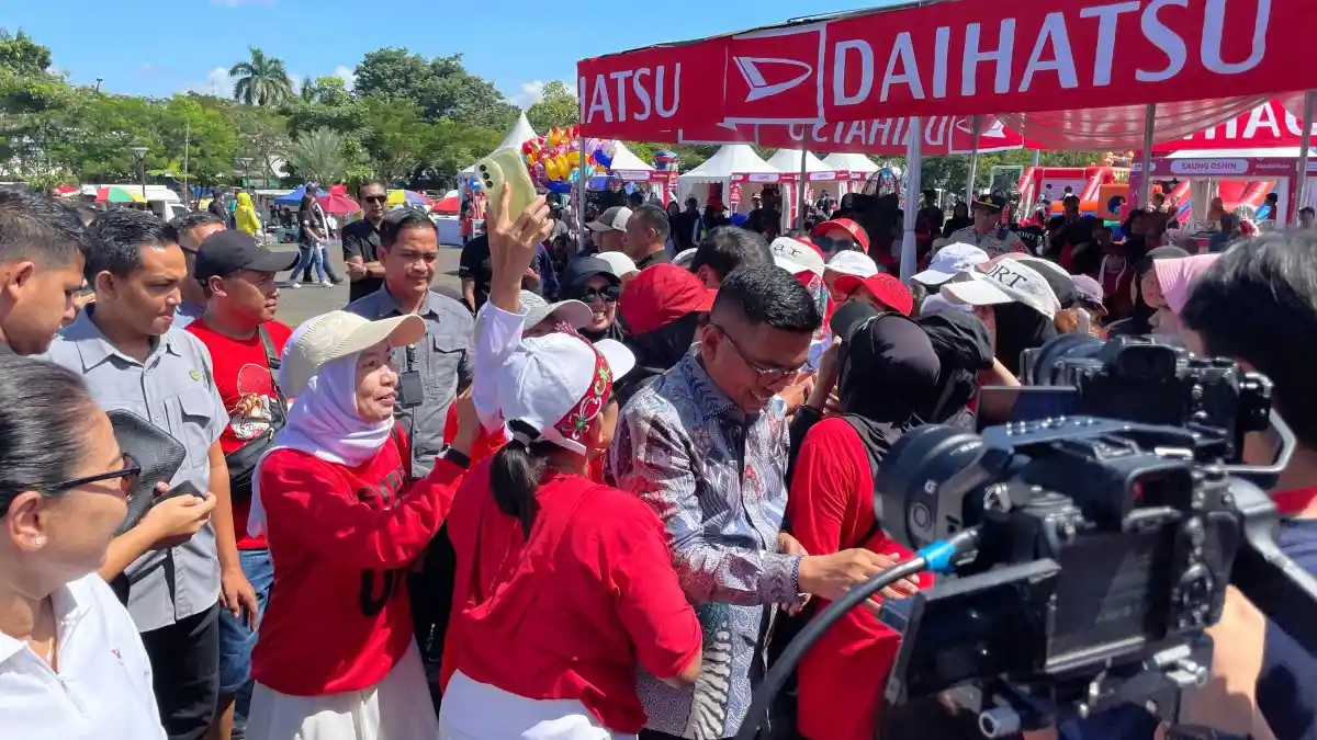 Foto - Daihatsu Kumpul Sahabat Meriahkan Kota Tangerang Sejak Pagi, Hingga D'Masiv Nanti