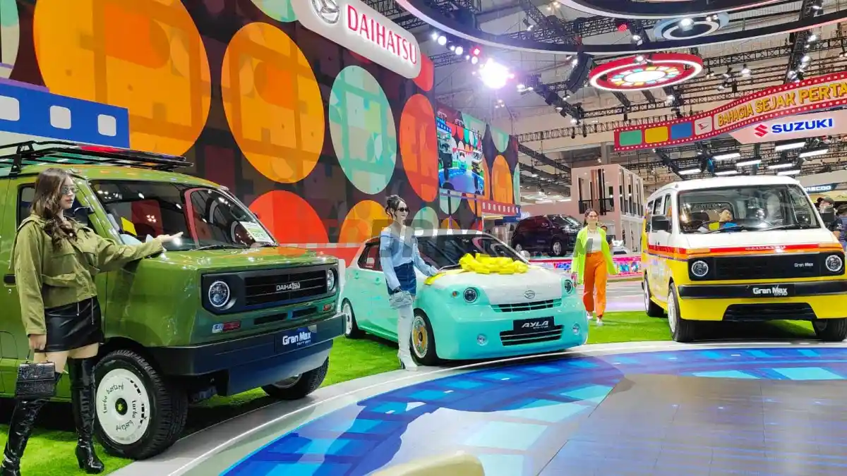 Foto - Daihatsu Gandeng Gofar Hilman dan NMAA Modifikasi Gran Max & Ayla, Angkat Tema Bahagia Sejak Pertama