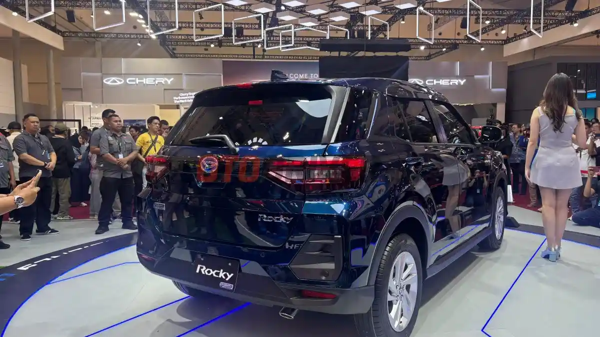 Foto - Daihatsu Rocky Hybrid Sudah Bisa Dipesan Mulai Rp 2 Juta, Harganya Dijamin ADM 'Terbaik'
