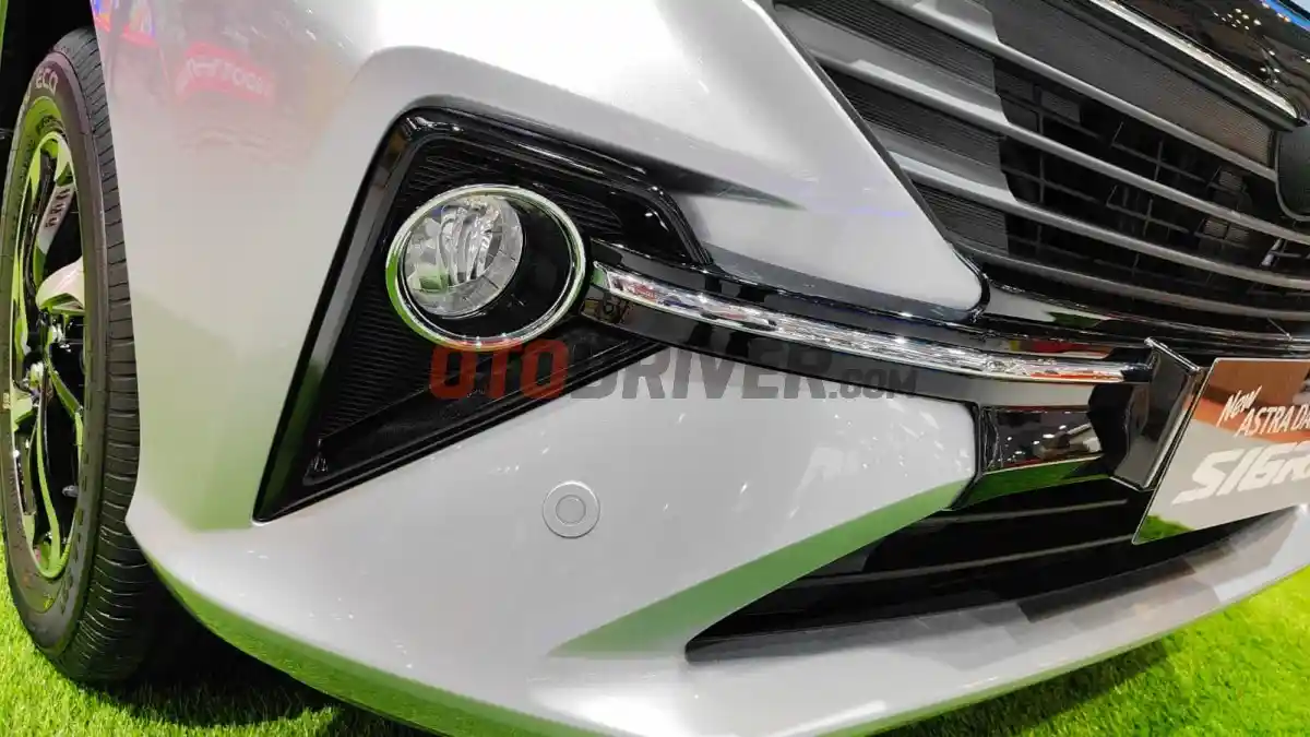 Foto - Daihatsu Luncurkan Sigra Facelift Tambah Fitur Eksterior dan Interior, Harga Mulai Rp 174 Juta