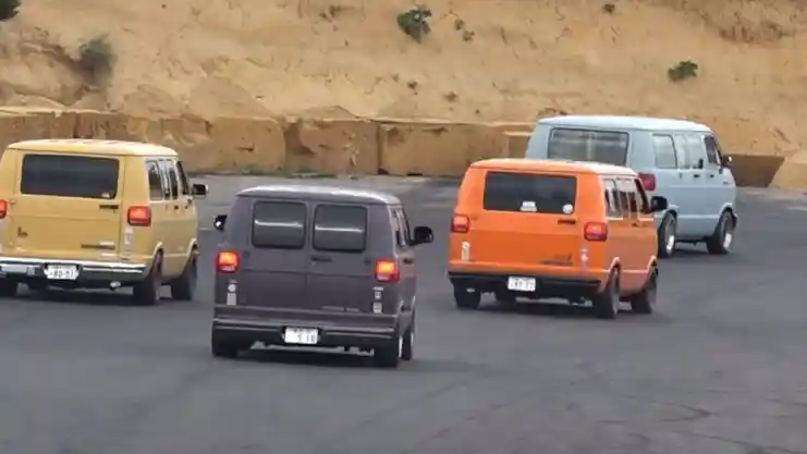 Foto - Dajiban, Balapan Van Unik Orang Jepang