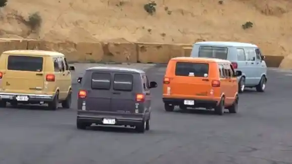 Foto - Dajiban, Balapan Van Amerika Ala Jepang