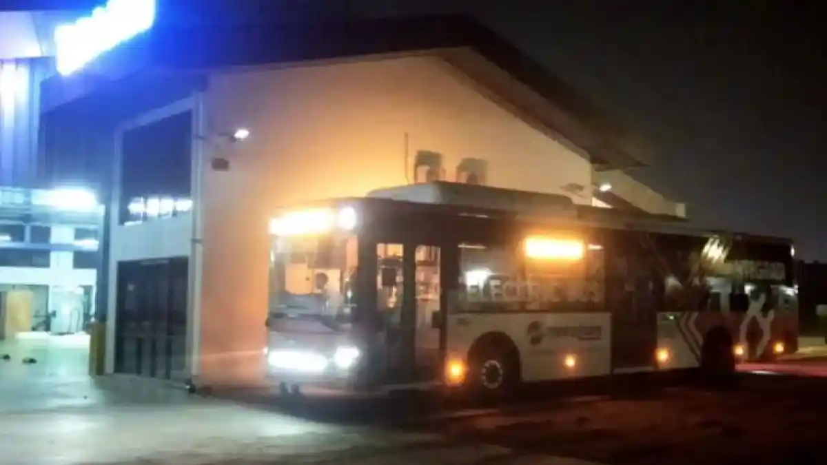 Berita - Damri Intensif Net Zero Emission, Kantor Pakai Tenaga Surya