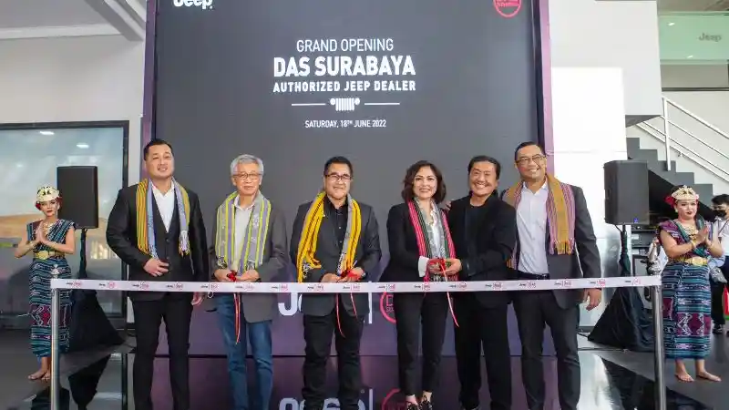 Foto - Jeep Kembali Buka Dealer Resmi, Kali Ini Bertempat di Surabaya. Apa Saja Fasilitasnya?