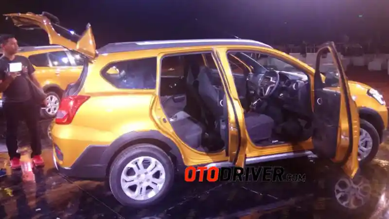 Berita - GALERI FOTO: Datsun Cross 2018 (24 Foto) 