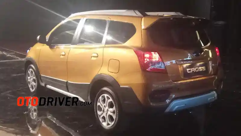 Foto - Kenapa Datsun Cross Tak Menjadi LCGC?