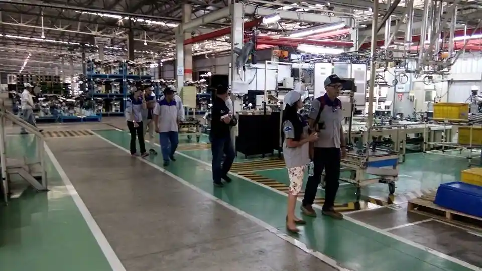 Foto - Datsun Go+ Community Indonesia Melihat Tempat Kelahiran Mobilnya