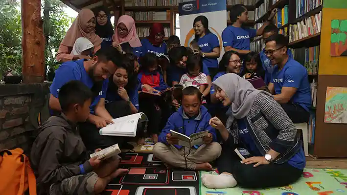 Foto - Datsun Kumpulkan Buku Untuk Didonasikan Kepada Anak-Anak