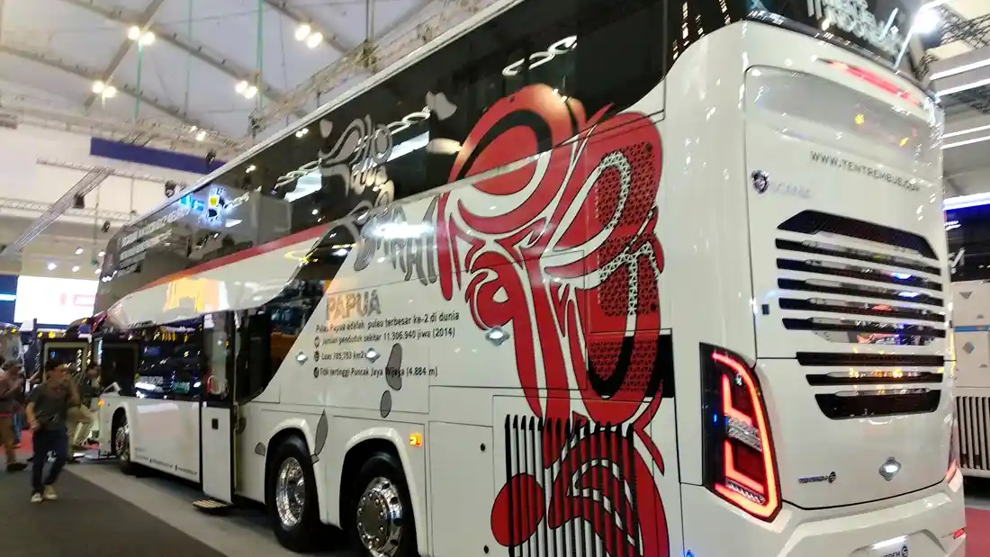 Foto - Sasis Bus “Quad Axle” Berpeluang Masuk Indonesia?