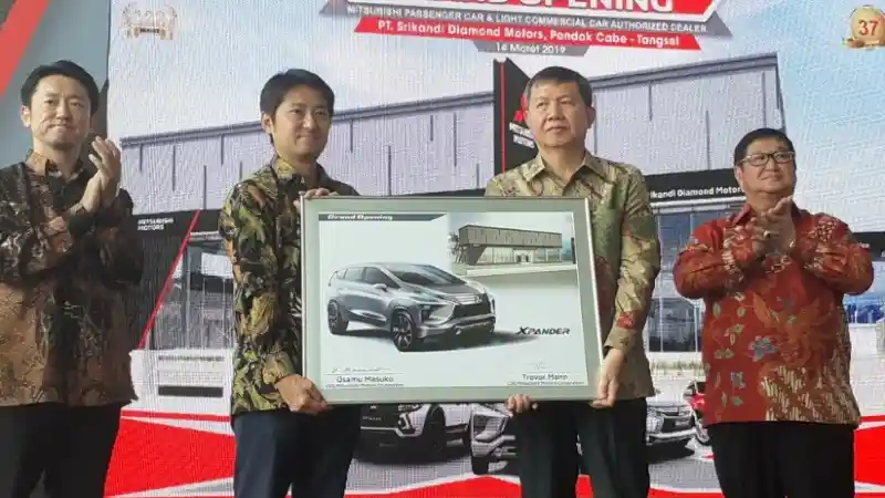 Foto - Dealer Baru Mitsubishi Ke-128 Resmi Berdiri Pondok Cabe