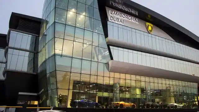 Foto - Mengintip Dealer Lamborghini Terbesar Di Dunia (12 FOTO)