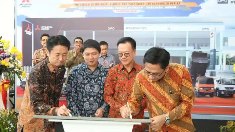 Foto - Dealer Baru Mitsubishi di Medan Siap Servis 16 Mobil Per Hari
