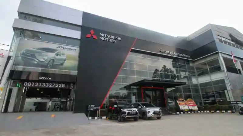 Foto - Dealer Mazda Jadi Mitsubishi di Cikokol